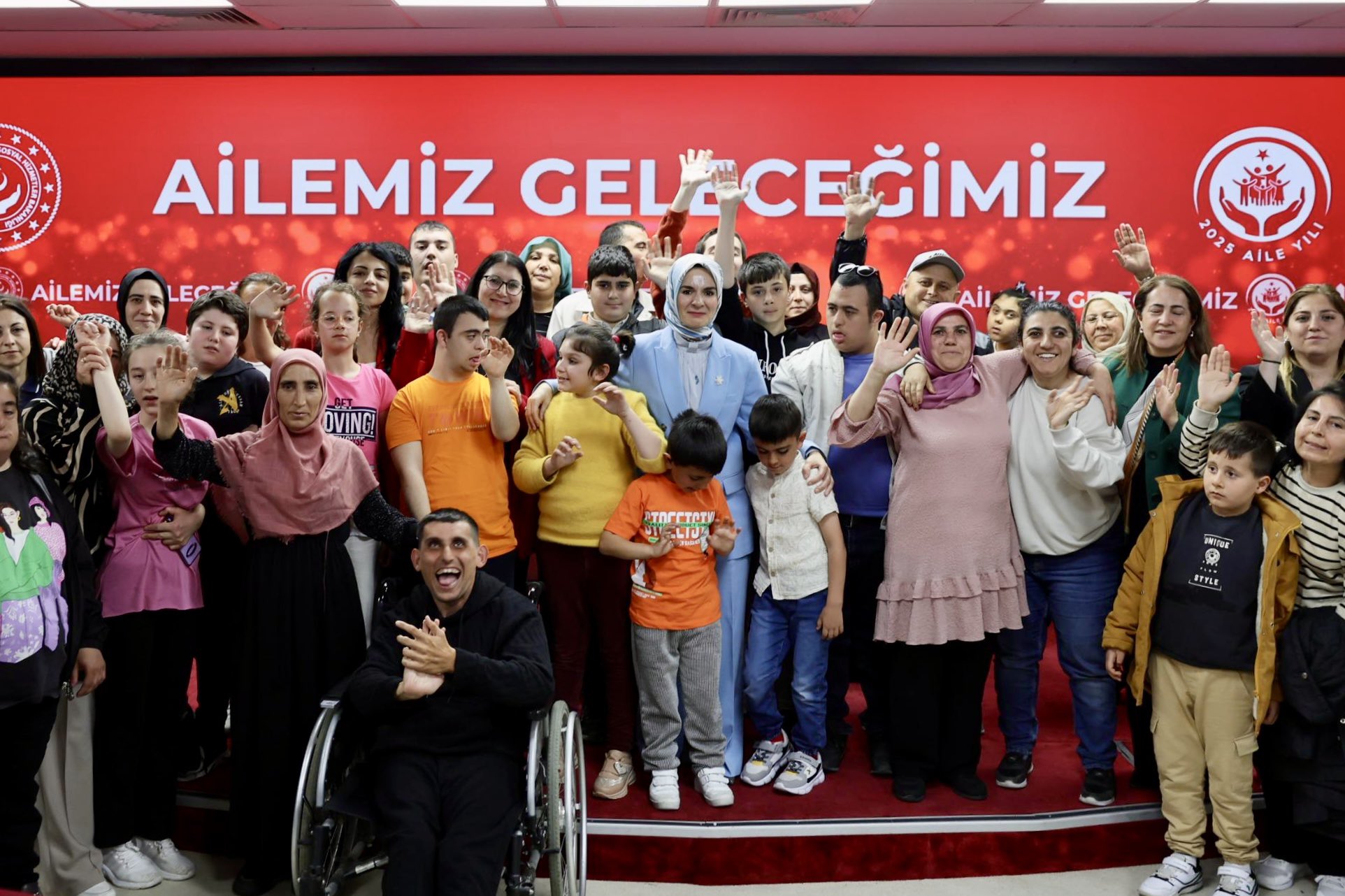 Bakan Mahinur Özdemir Göktaş: Otizmli Ailelerimize Danışmanlık Hizmetimizi Yaygınlaştırıyoruz