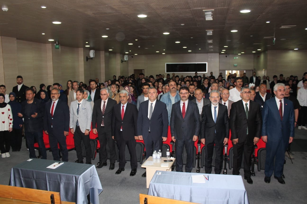 Ankara'da Kur'an-ı Kerim Meali Bilgi Yarışması Yoğun Katılımla Gerçekleştirildi