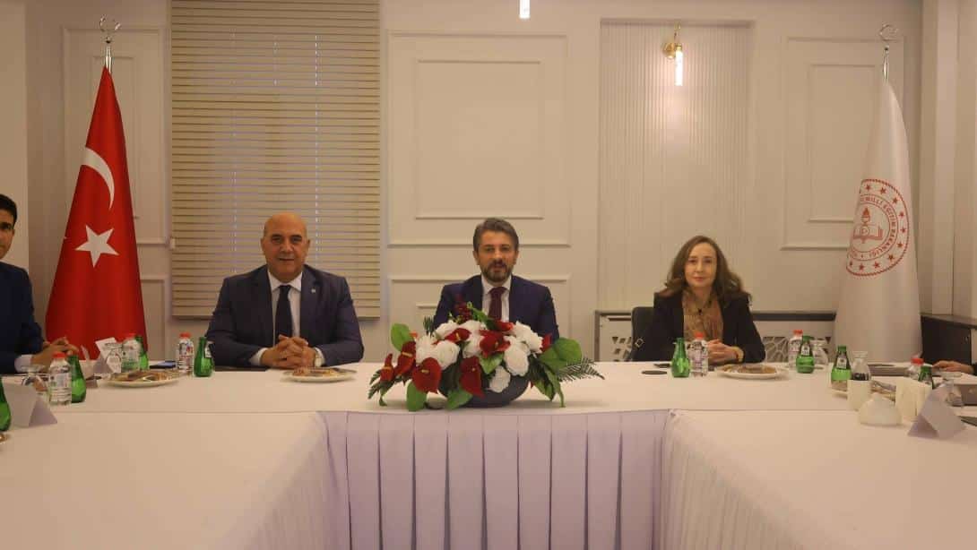 Halk Eğitimi Müdürleri "Türkiye Yüzyılı Maarif Modeli" İçin Bir Araya Geldi