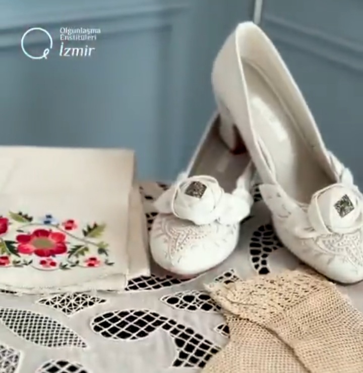 İzmir Olgunlaşma Enstitüsü’nün “Düğünümüz Var” Koleksiyonu Finlandiya’da Sergilendi