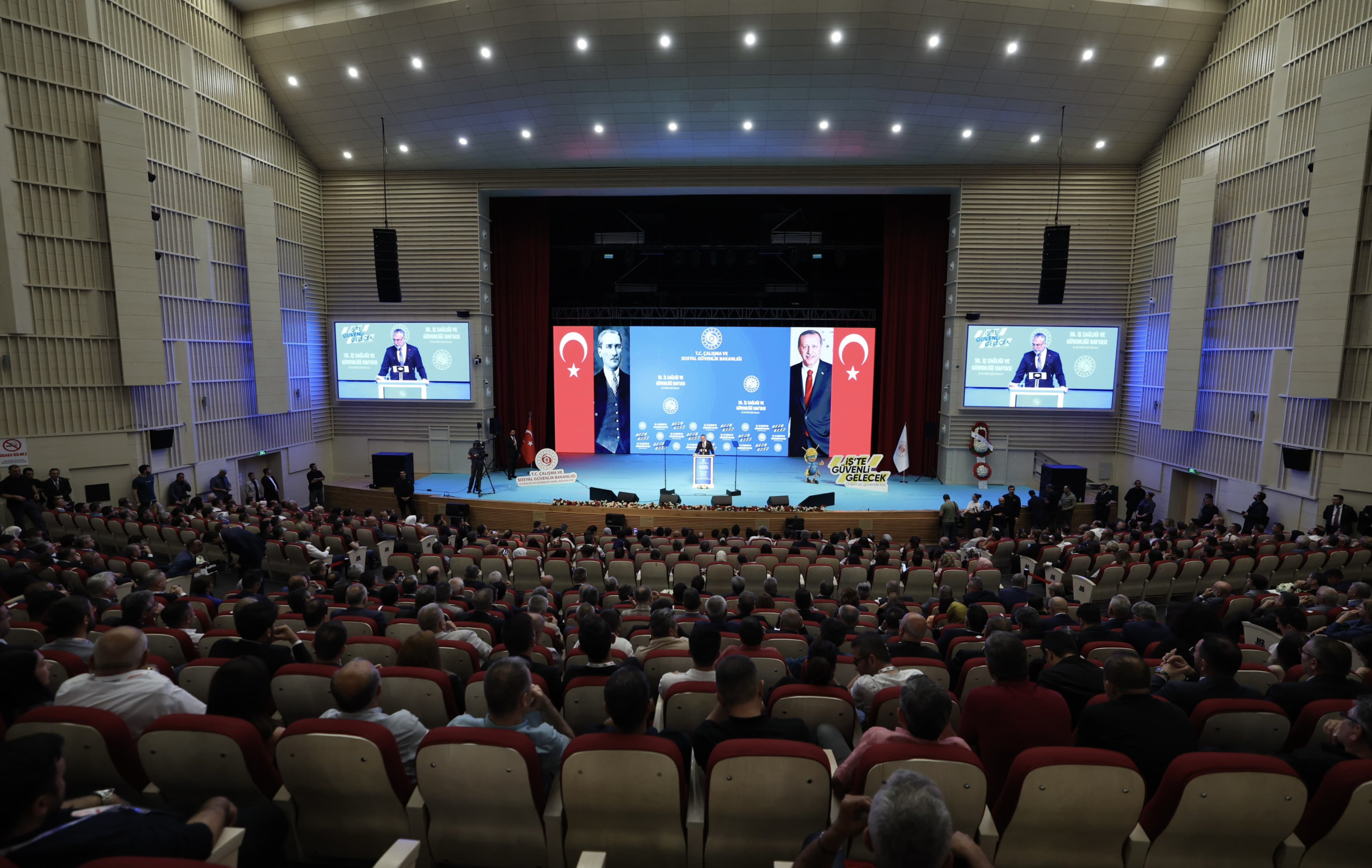 Bakan Işıkhan: "İş Sağlığı ve Güvenliği Kırmızı Çizgimizdir"