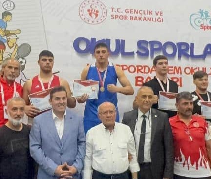 Ordu İmam Hatip Lisesi Öğrencisi Mert Sedef, Türkiye Boks Şampiyonu Oldu!
