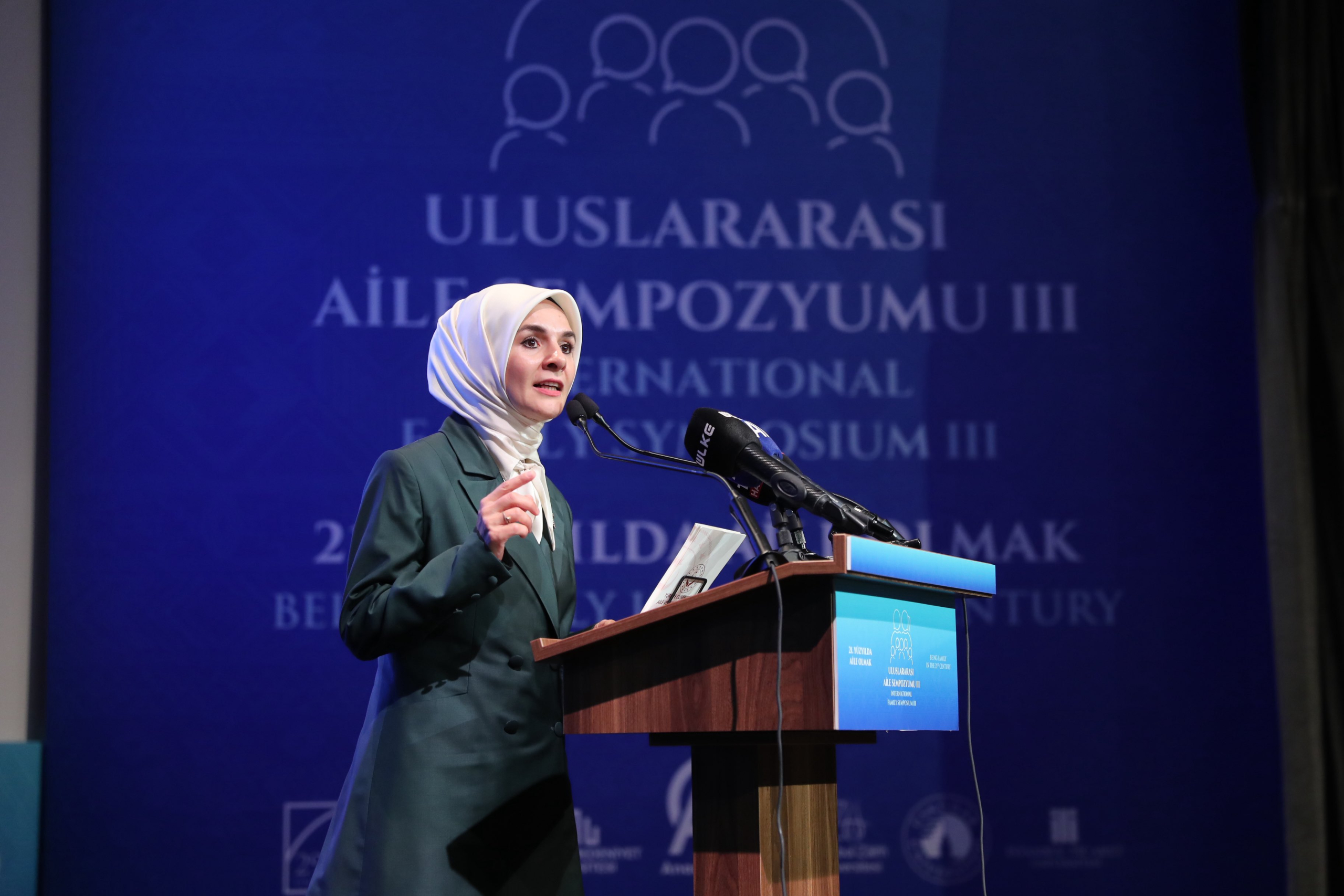 Uluslararası Aile Sempozyumu İstanbul’da Gerçekleşti: 21. Yüzyılda Aile Olmak Masaya Yatırıldı