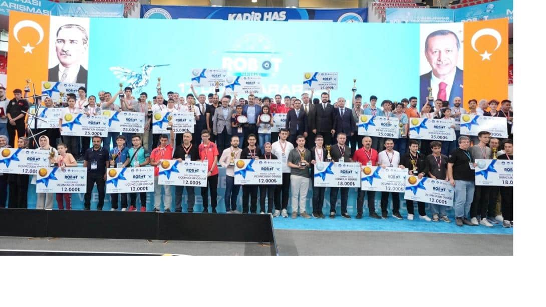 17. Uluslararası MEB Robot Yarışması Ödül Töreni Bakan Tekin'in Katılımıyla Yapıldı