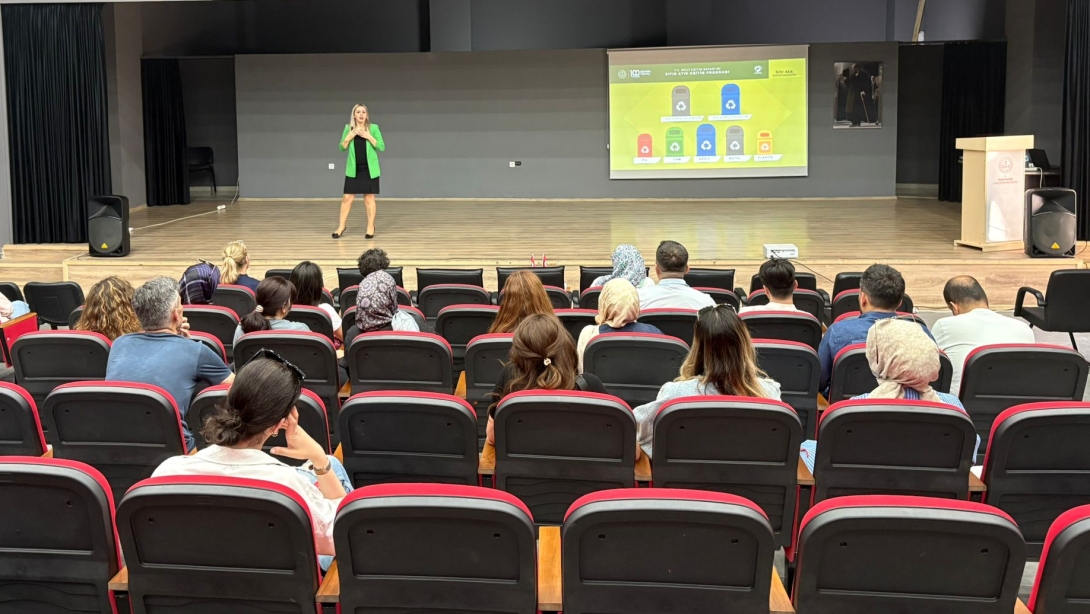 Düzce'de "Sıfır Atık İçin El Ele Projesi" Başladı: Öğretmenlere Eğitici Eğitim Verildi