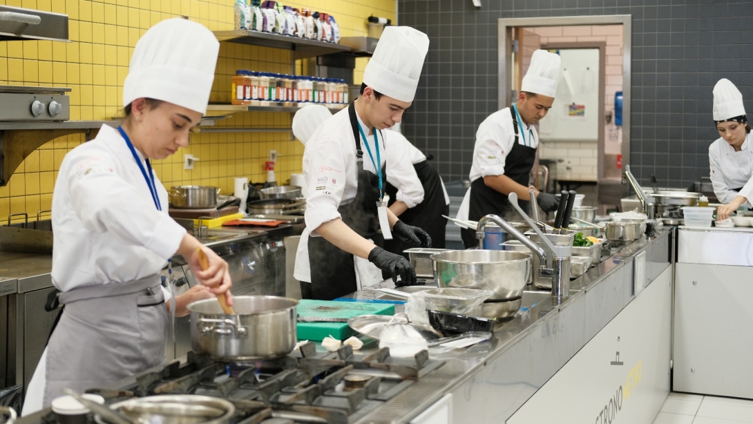 Geleceğin Şefleri İstanbul'da Buluştu: Uluslararası Gastronomi Festivali ve Aşçılık Yarışması Nefes Kesti!