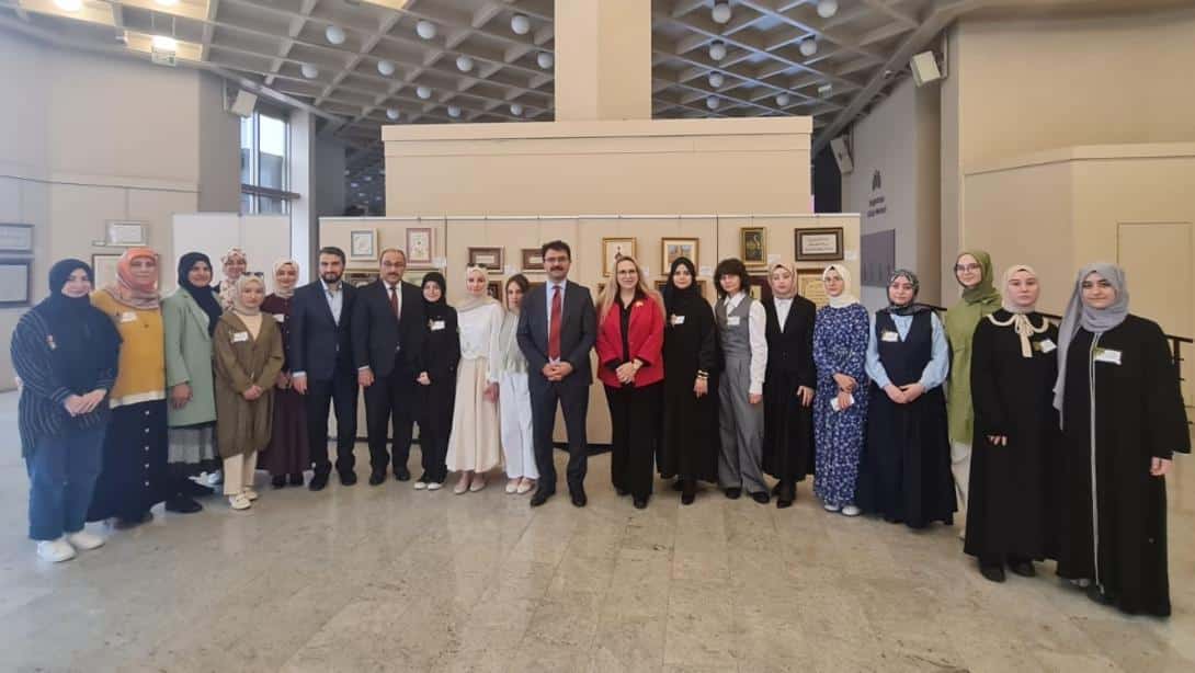 Sanatın Değer Aktarımındaki Gücü: İmam Hatip Liseleri "İZ" Sergisiyle Göz Doldurdu