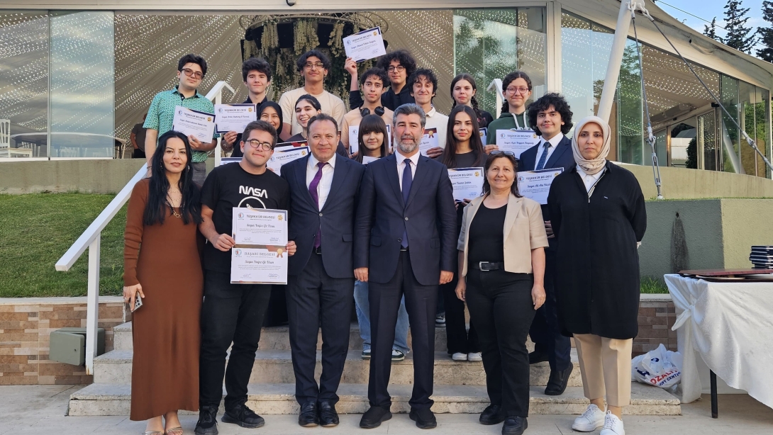 ARGEM'den Yıl Sonu Başarı Şöleni: Öğrenciler Ödüllerini Aldı!