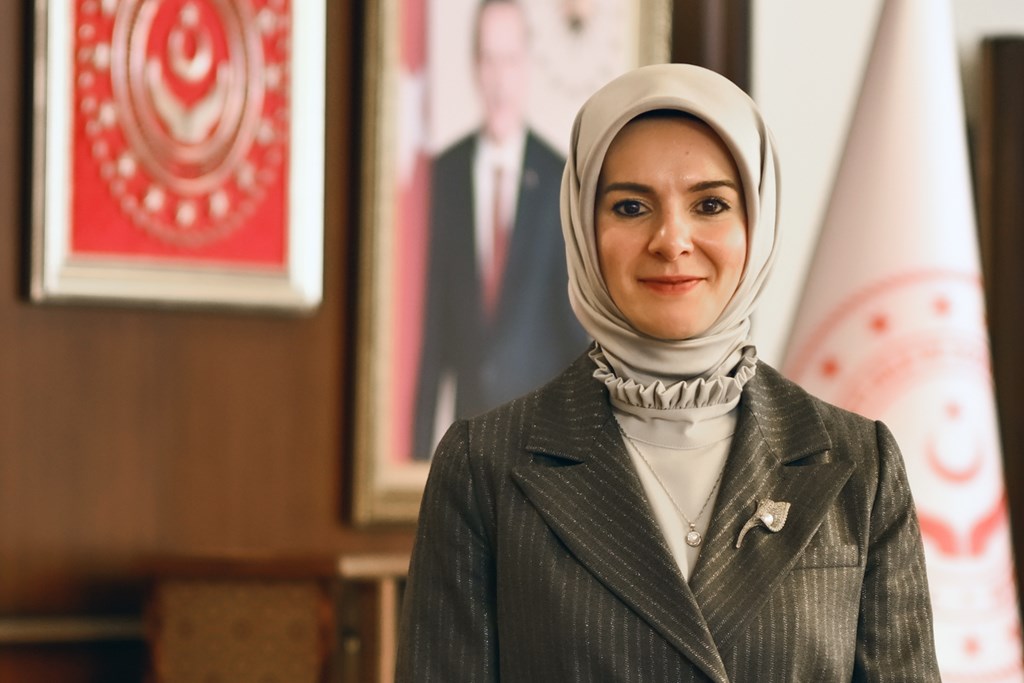 İstanbul'da Uluslararası Aile Forumu Başlıyor: 26 Ülkenin Bakanları Aile İçin Buluşuyor