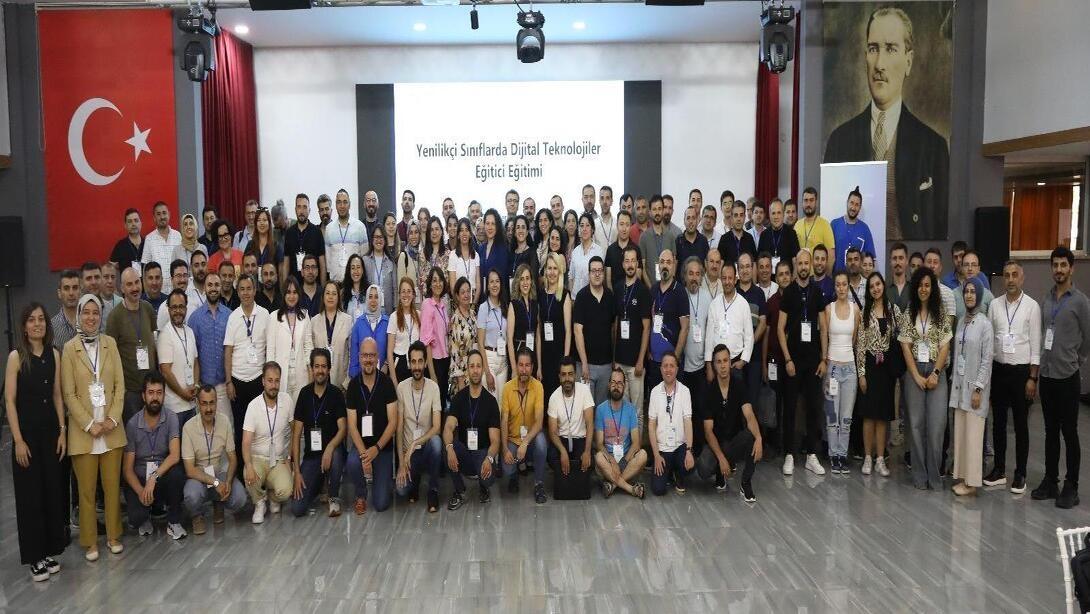Mersin'de “Yenilikçi Sınıflarda Dijital Teknolojiler” Eğitimi: 81 İlden Öğretmenler Katıldı
