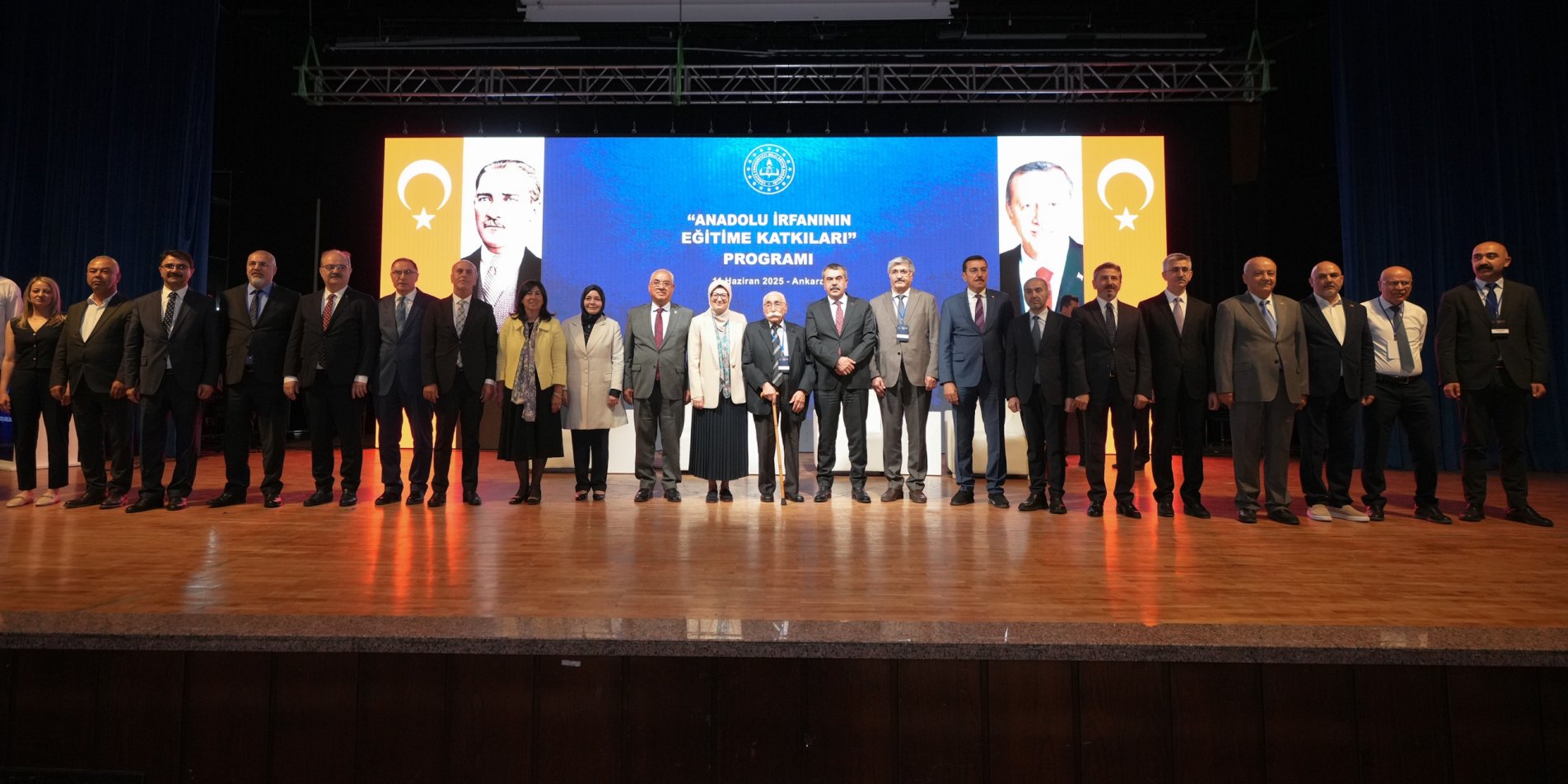 Bakan Tekin: "Anadolu İrfanı Türkiye Yüzyılı Maarif Modeli'nin Temelidir"