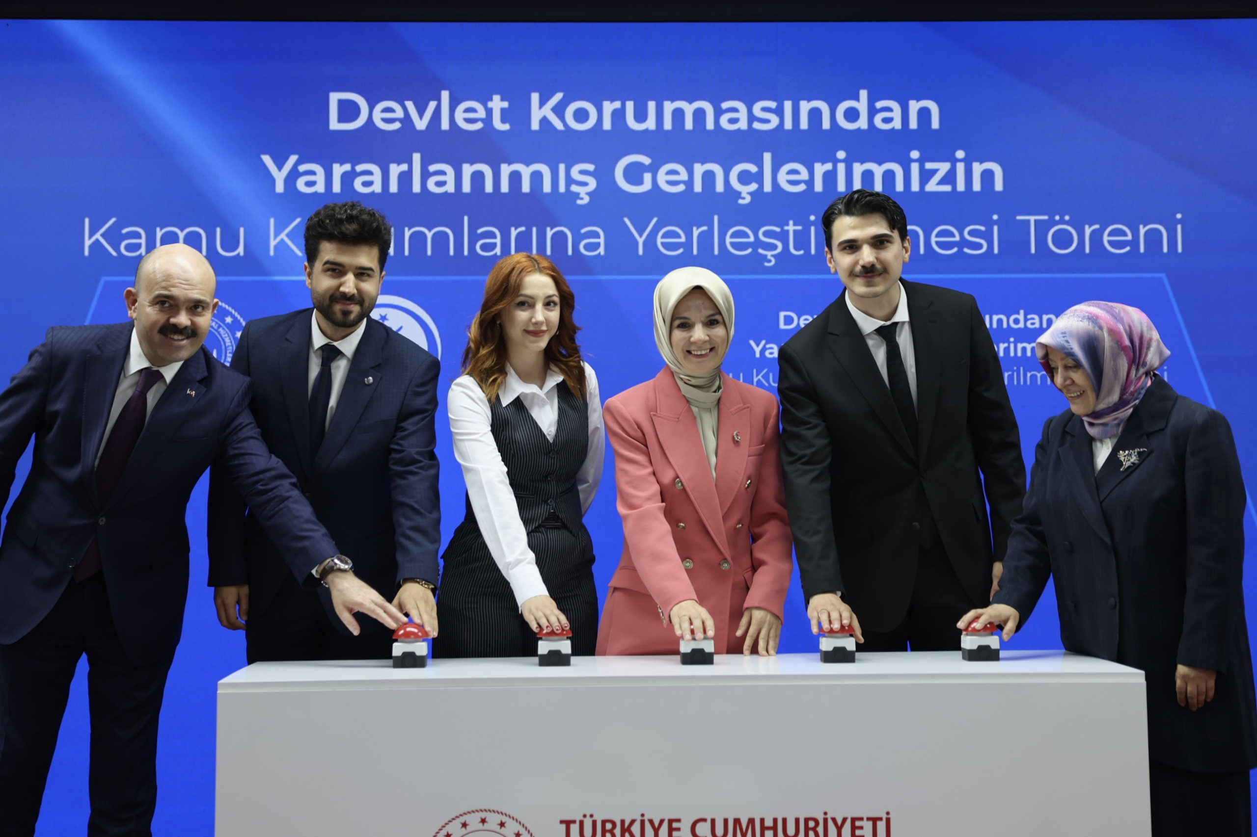 Bakan Mahinur Özdemir Göktaş Duyurdu: Devlet Korumasındaki 608 Genç Kamuya Yerleştirildi