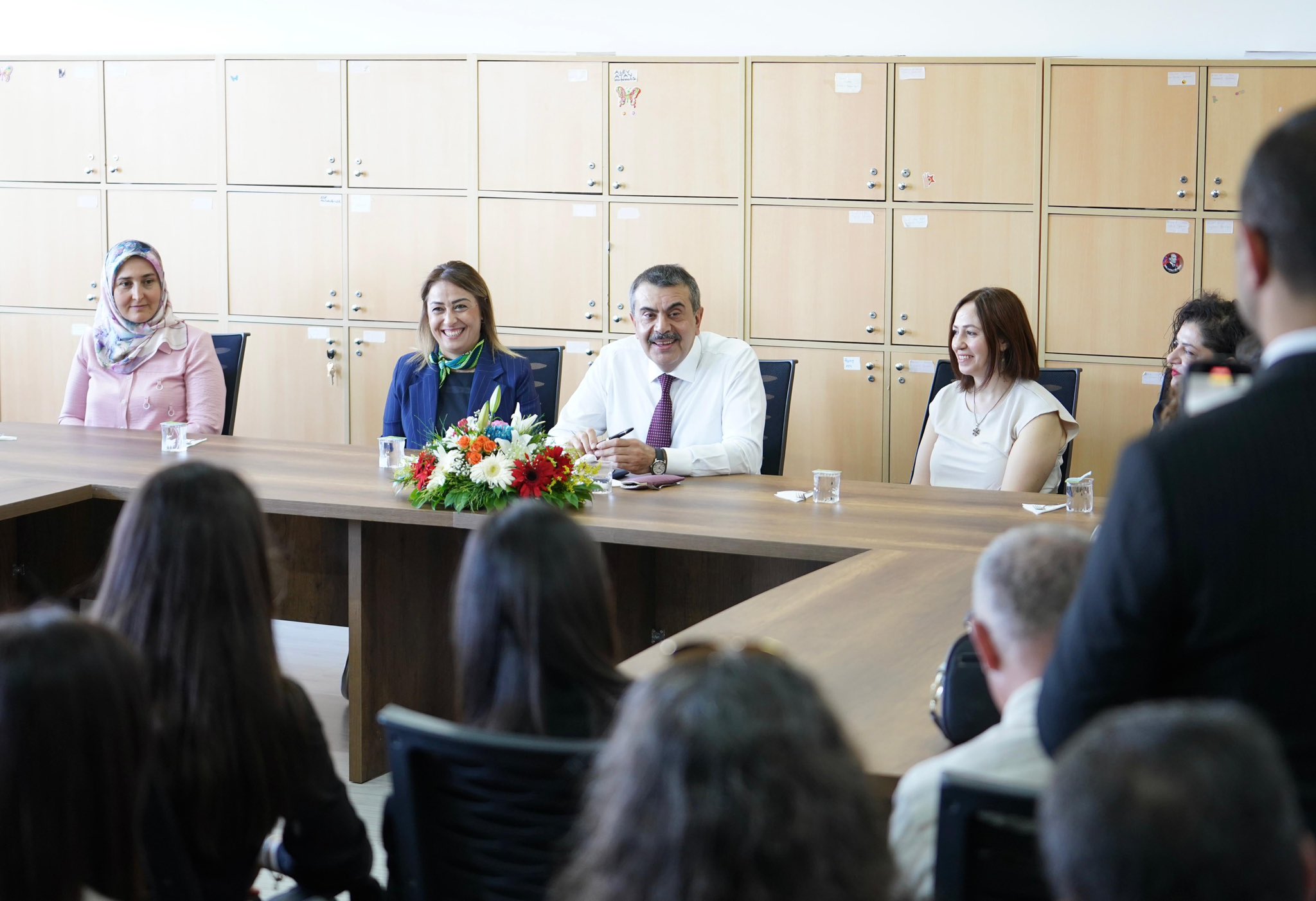 Bakan Tekin'den Keçiören Şehit Mustafa Ünal Ortaokuluna Ziyaret