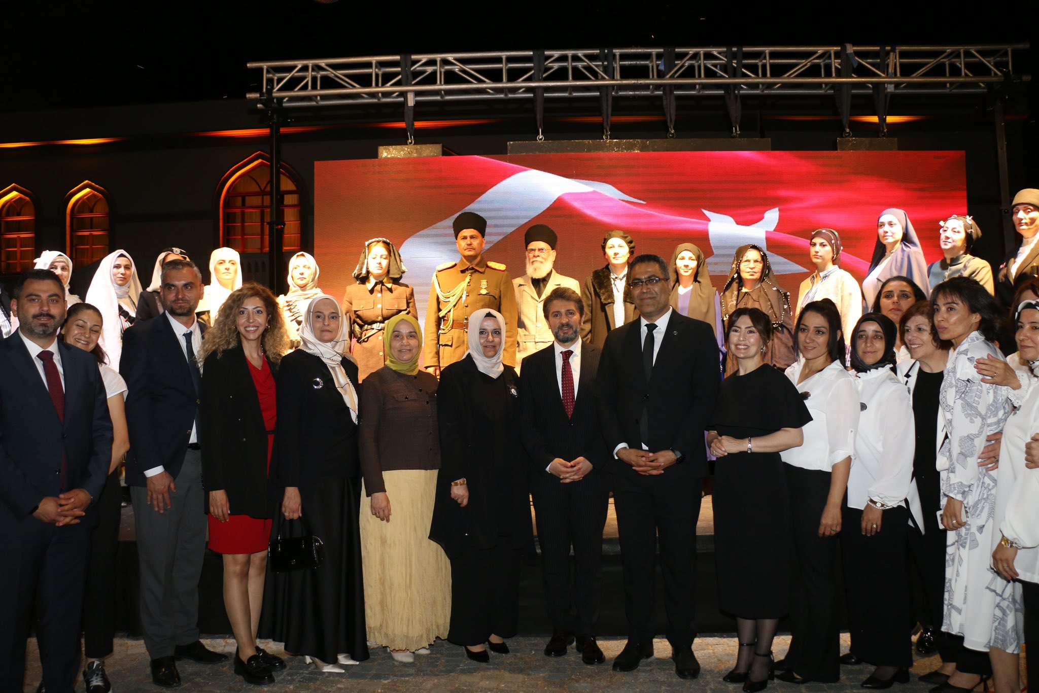 Amasya’da Millî Mücadele Ruhu “Kadın Kahramanlar Defilesi” ve “Kurtuluş Yolu Sergisi”yle Yeniden Canlandı