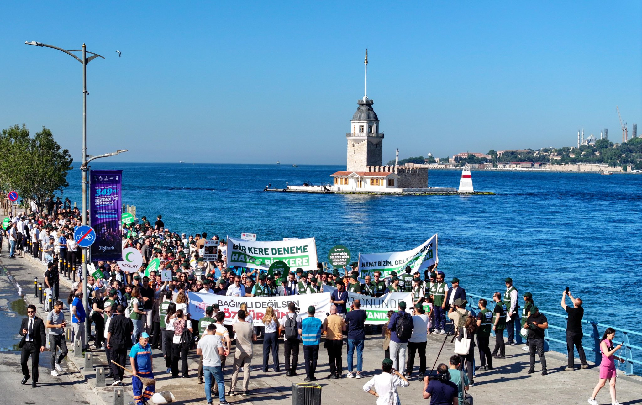 İstanbul'da Uyuşturucuyla Mücadele İçin Binlerce Kişi Yürüdü