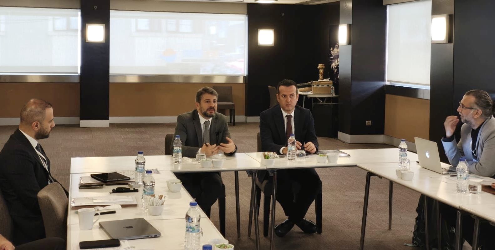 Hayat Boyu Öğrenmede Akademik İş Birliği: İstanbul’da Akademisyen İstişare Toplantısı Gerçekleştirildi