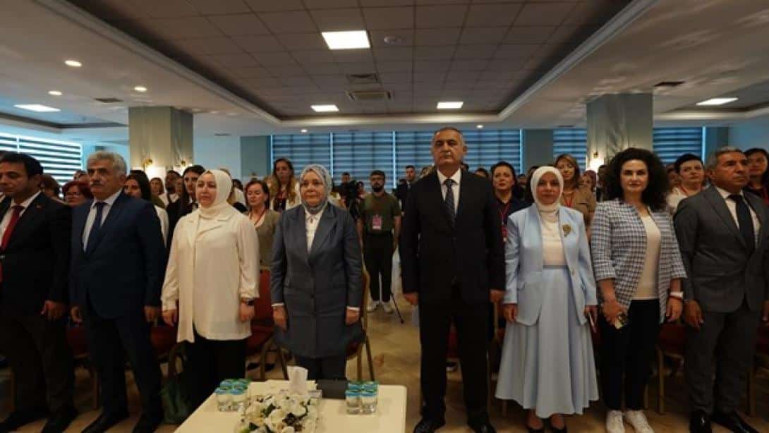 MEB, Soydaş Öğretmenlerin Mesleki Gelişimine Yönelik Seminerler Düzenledi