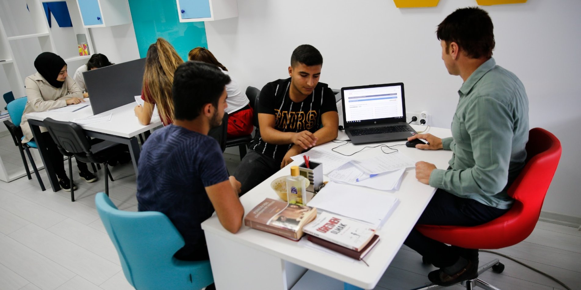 81 İlde 30 Binden Fazla Tercih Danışmanlığı Birimi Hizmete Açıldı: LGS ve YKS Öğrencilerine Rehberlik Desteği