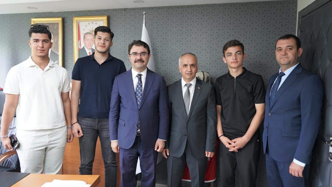 “Dilimizin Zenginlikleri Projesi”nde Ankara Birincilikleri: Çubuk Anadolu İmam Hatip Lisesi’nden Büyük Başarı