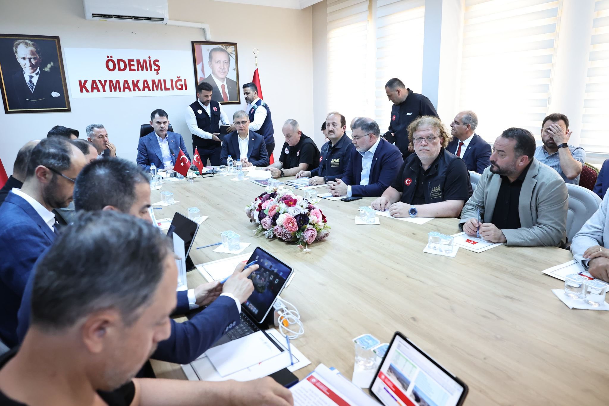 Bakan Murat Kurum, İzmir Ödemiş’te Orman Yangını Sonrası İncelemelerde Bulundu