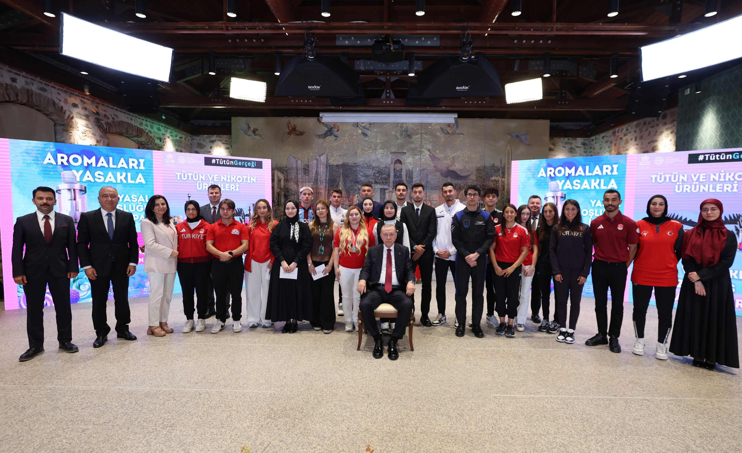 Cumhurbaşkanı Erdoğan'dan Tütünle Mücadele Mesajı: "Gençlerimizi Zehirlenmeye Karşı Koruyacağız"