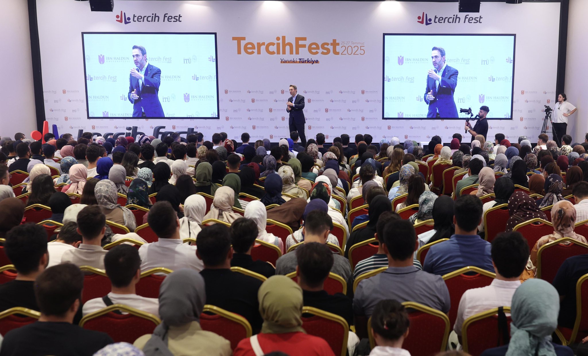 Bakan Bayraktar TercihFest’te Gençlerle Buluştu: “Enerji Artık Her Disiplini İlgilendiriyor”