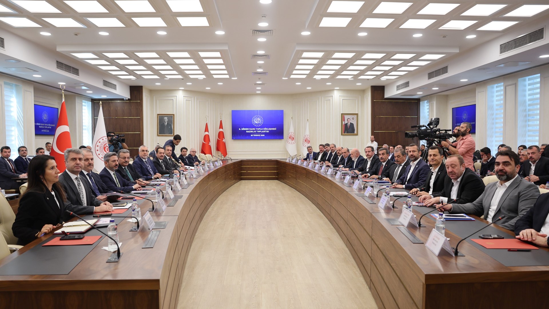 8. Dönem Kamu Toplu Sözleşmesi Hazırlıkları Başladı: 2026 ve 2027 Yıllarını Kapsayacak Görüşmeler Yapıldı