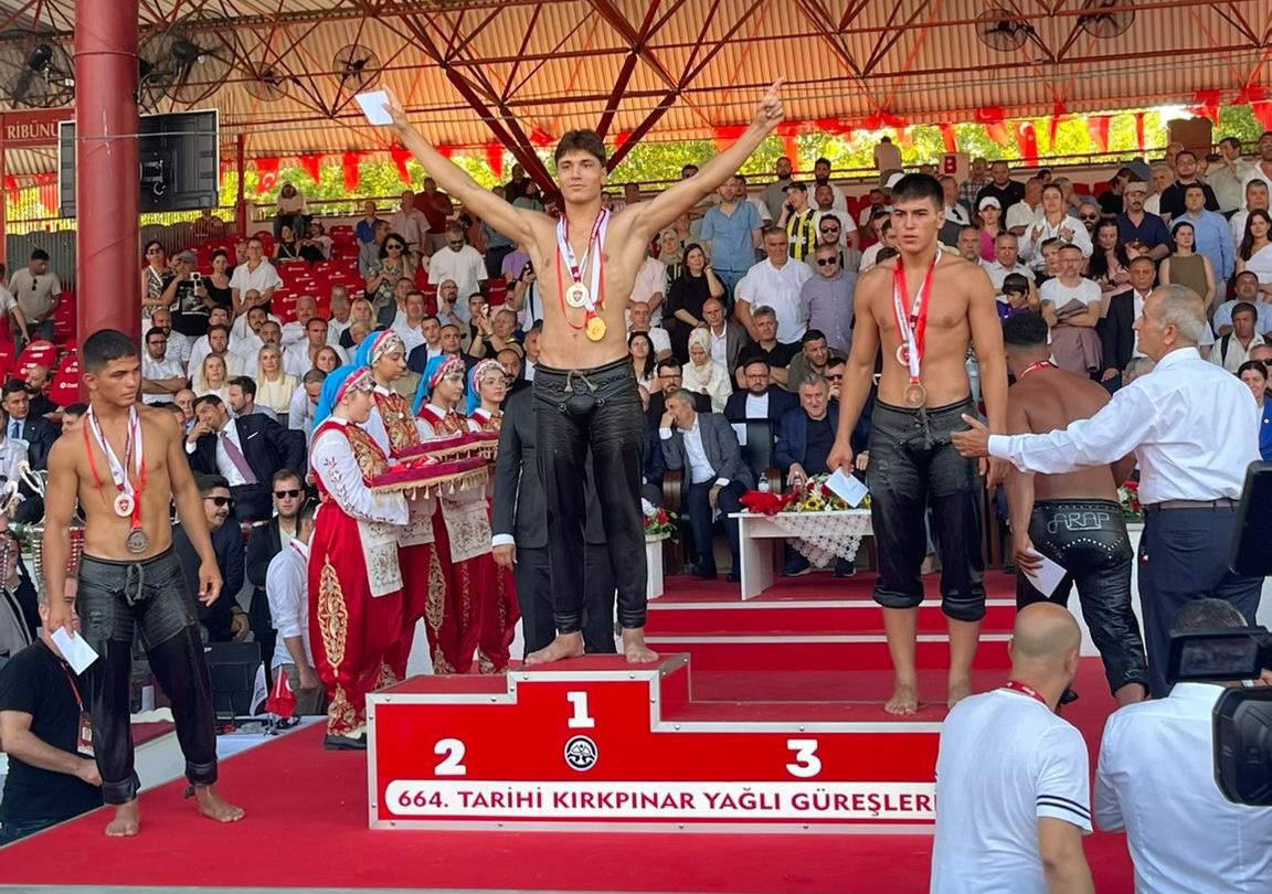 İmam Hatip Öğrencisi Kırkpınar Yağlı Güreşleri’nde Büyük Bir Başarıya İmza Attı