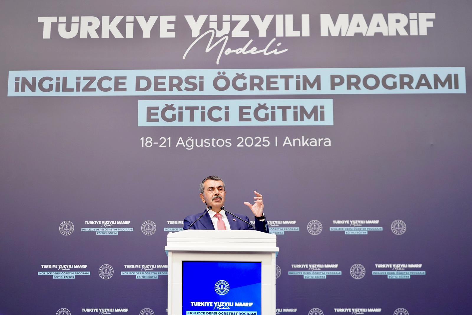 Bakan Tekin, “Türkiye Yüzyılı Maarif Modeli İngilizce Dersi Öğretim Programı Eğitici Eğitimi”ne Katıldı