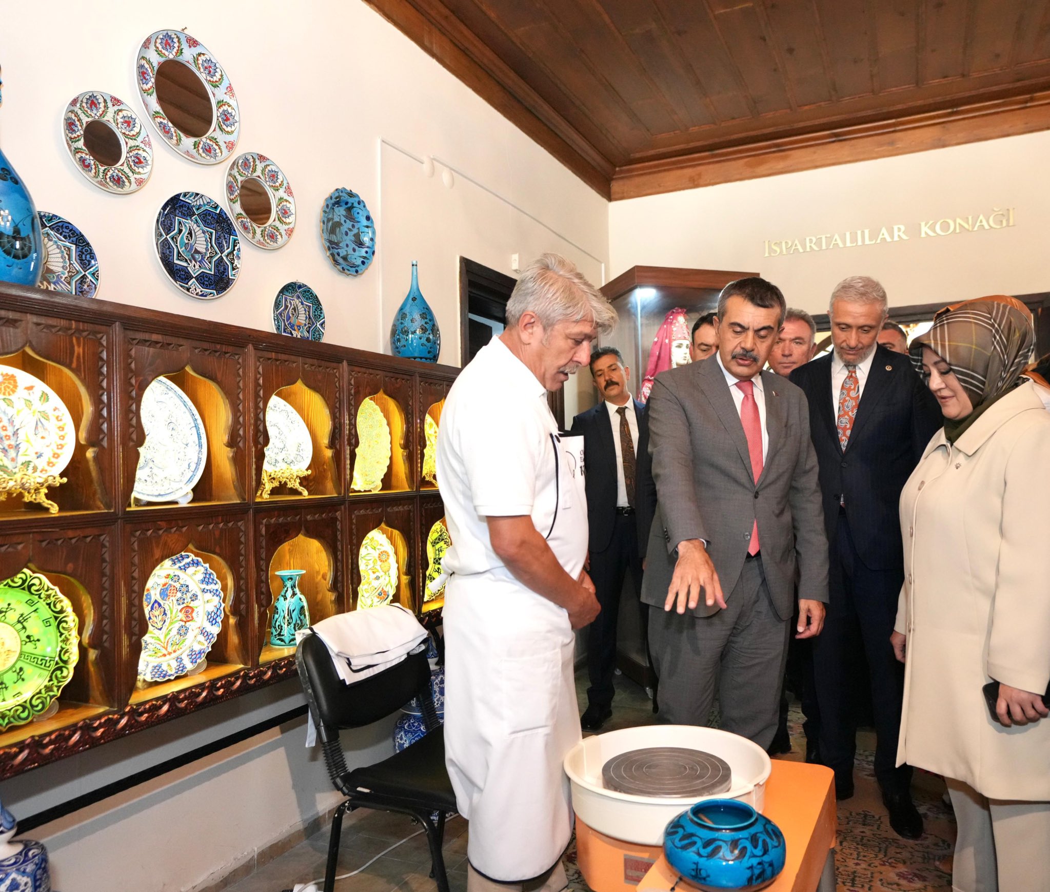 Bakan Tekin, Kütahya Olgunlaşma Enstitüsü’nü Ziyaret Etti