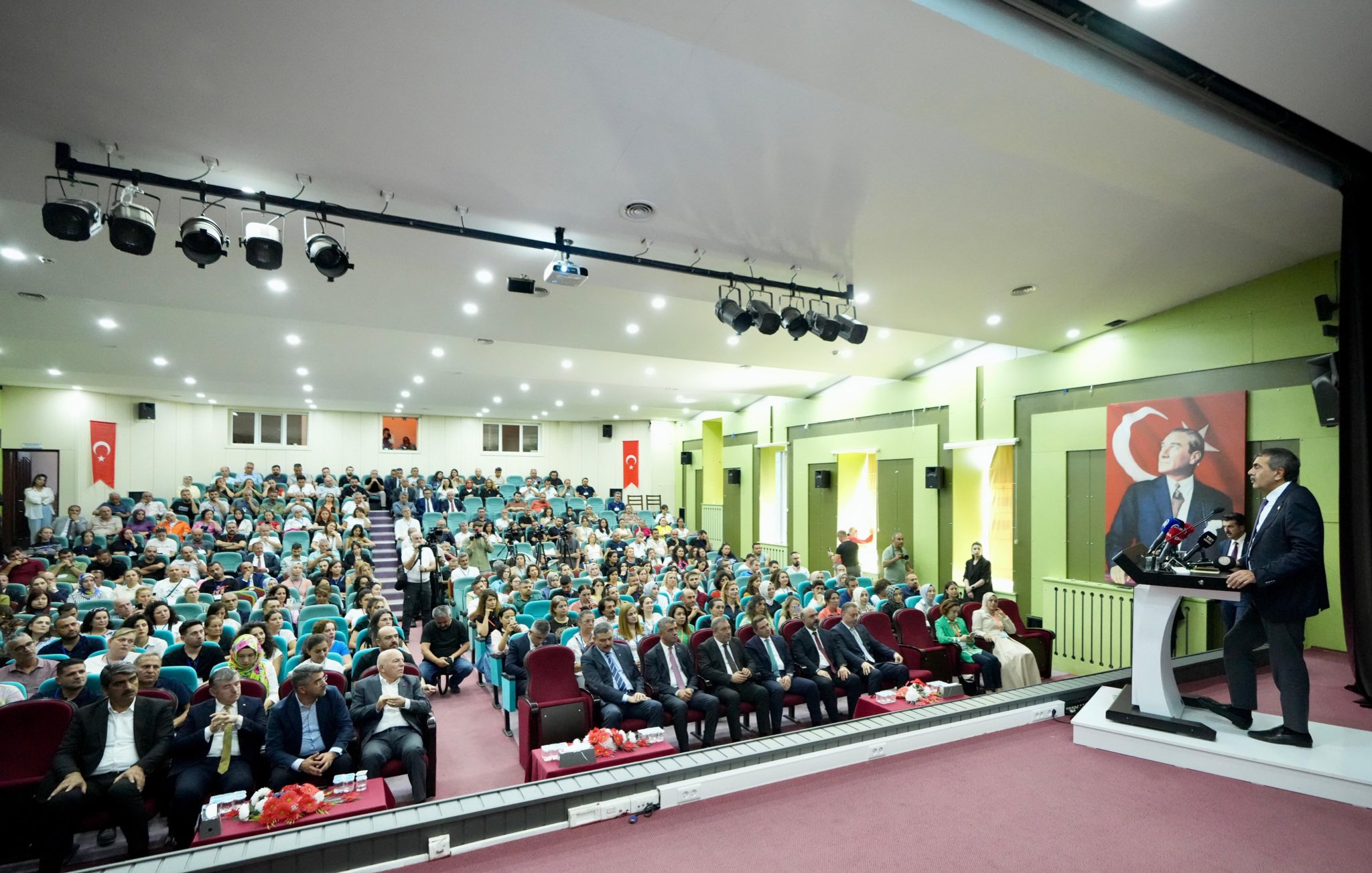 Bakan Tekin, Türkiye Yüzyılı Maarif Modeli Hizmet İçi Eğitim Çalışmaları Kapsamında Erzurum’da Öğretmenlerle Buluştu