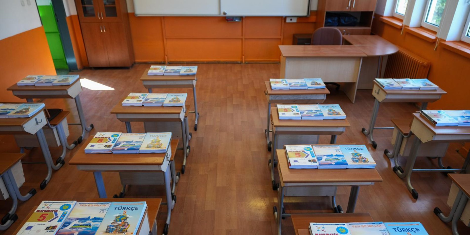 Ücretsiz Ders Kitapları Okul Sıralarında Öğrencileri Bekliyor