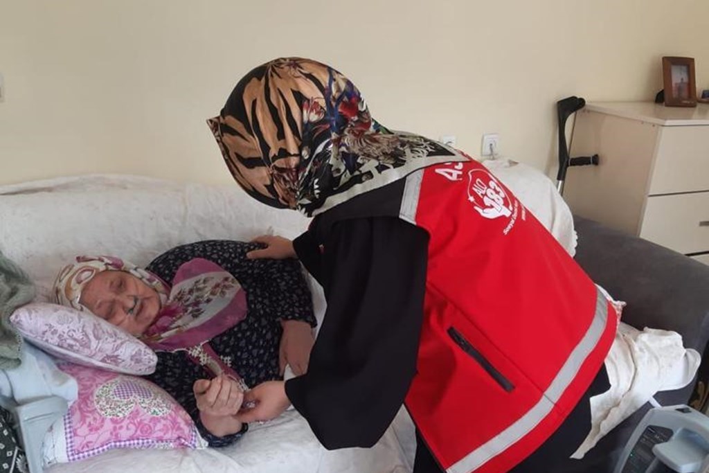 Evde Bakım Yardımı Ödemeleri Hak Sahiplerinin Hesaplarına Artışlı Şekilde Yatırılmaya Başlandı