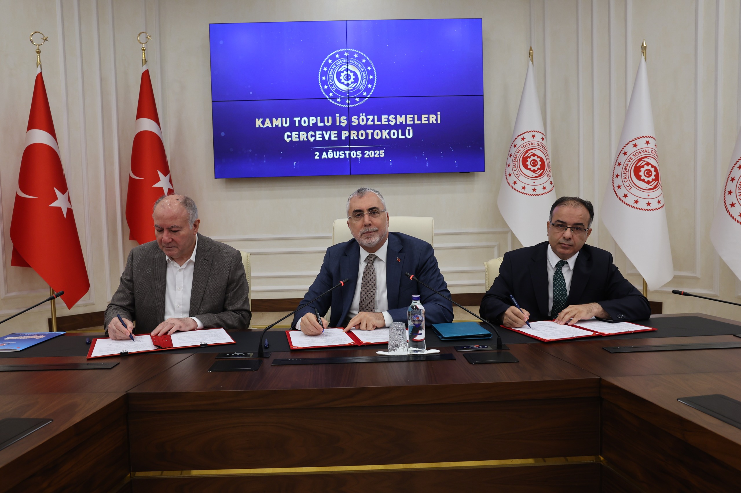 2025-2026 Dönemi Kamu Toplu İş Sözleşmeleri Çerçeve Protokolü İmzalandı