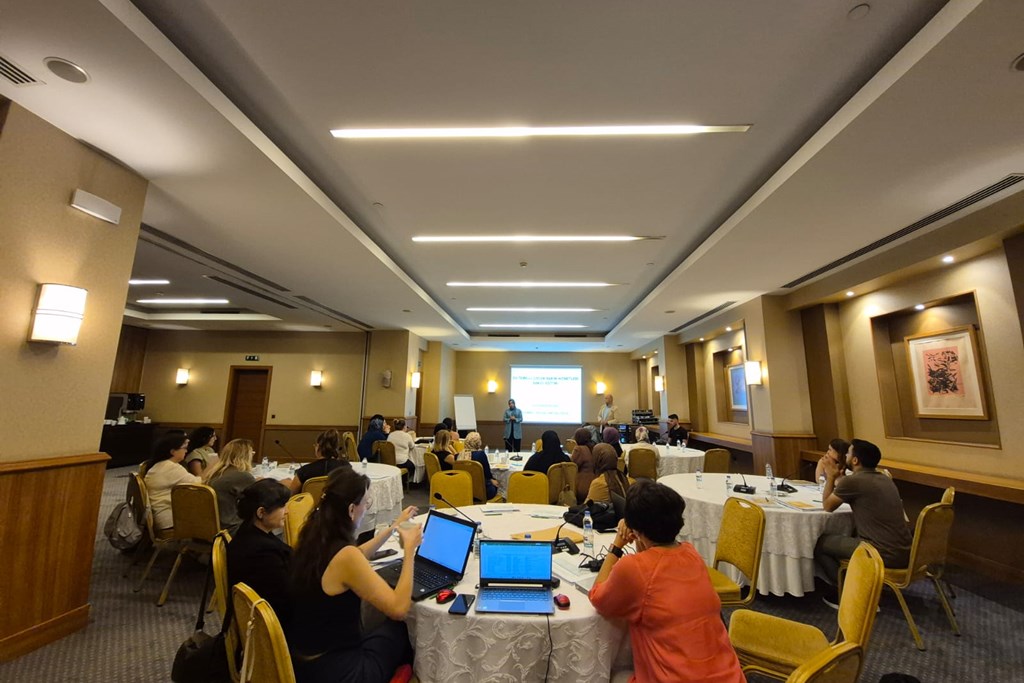 Komşu Anne Projesi Pilot Eğitimleri Devam Ediyor: Çocuklara Ev Ortamında Nitelikli Bakım