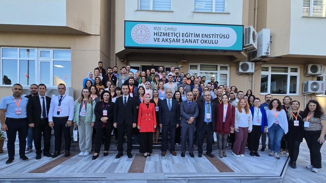 Rize’de İngilizce Öğretmenlerine “Diller İçin Avrupa Ortak Başvuru Metni (D-AOBM) Tamamlayıcı Cilt” Eğitimi Başladı