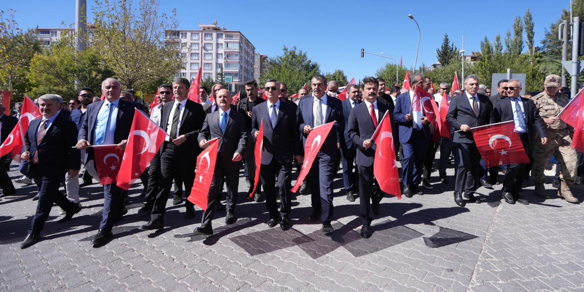 Bakan Tekin, Adıyaman Besni'de "Eğitim Bayramı Açılış Töreni"ne Katıldı