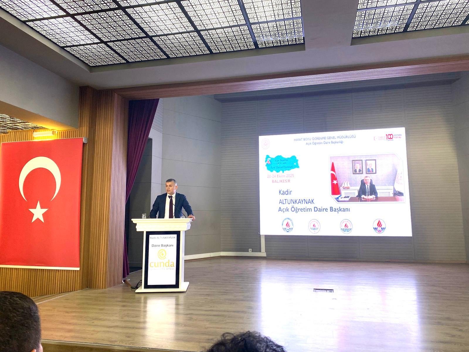 Balıkesir’de “Açık Öğretim Okulları İş ve İşlemleri Semineri” Başladı