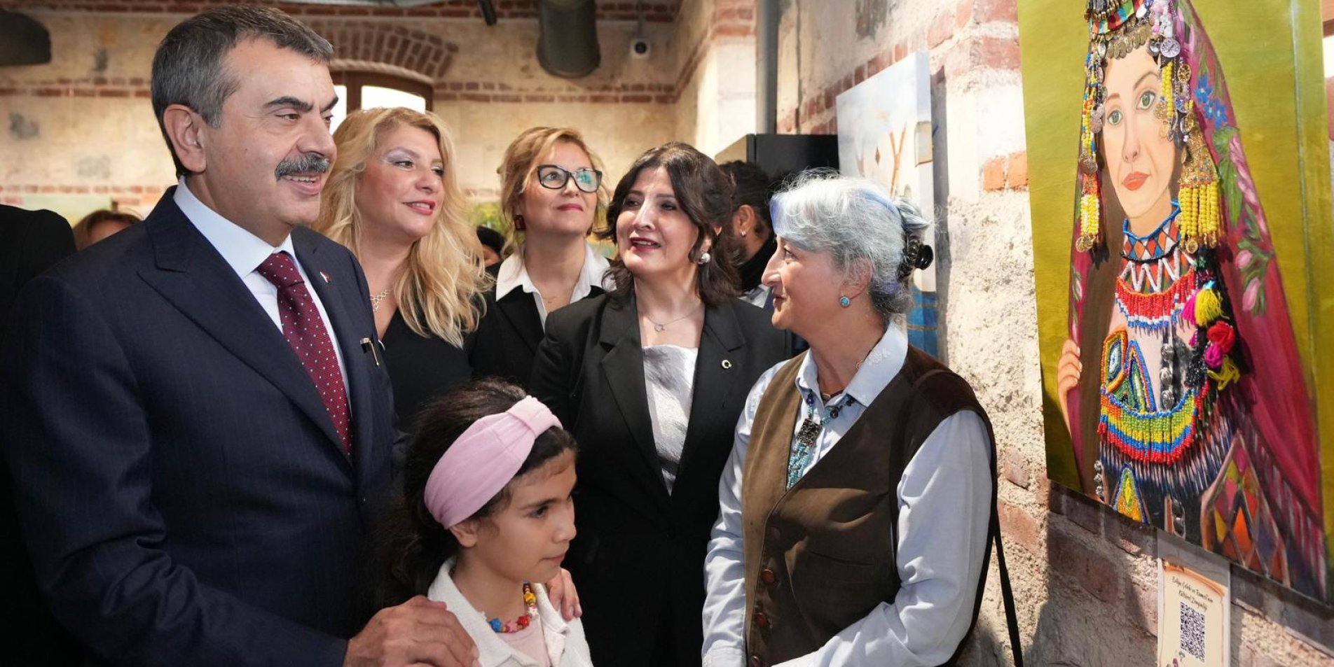 Bakan Tekin "Evliya Çelebi'nin İzinde" Sergisini ve "3. Rami Bilim Şenliği"ni Ziyaret Etti