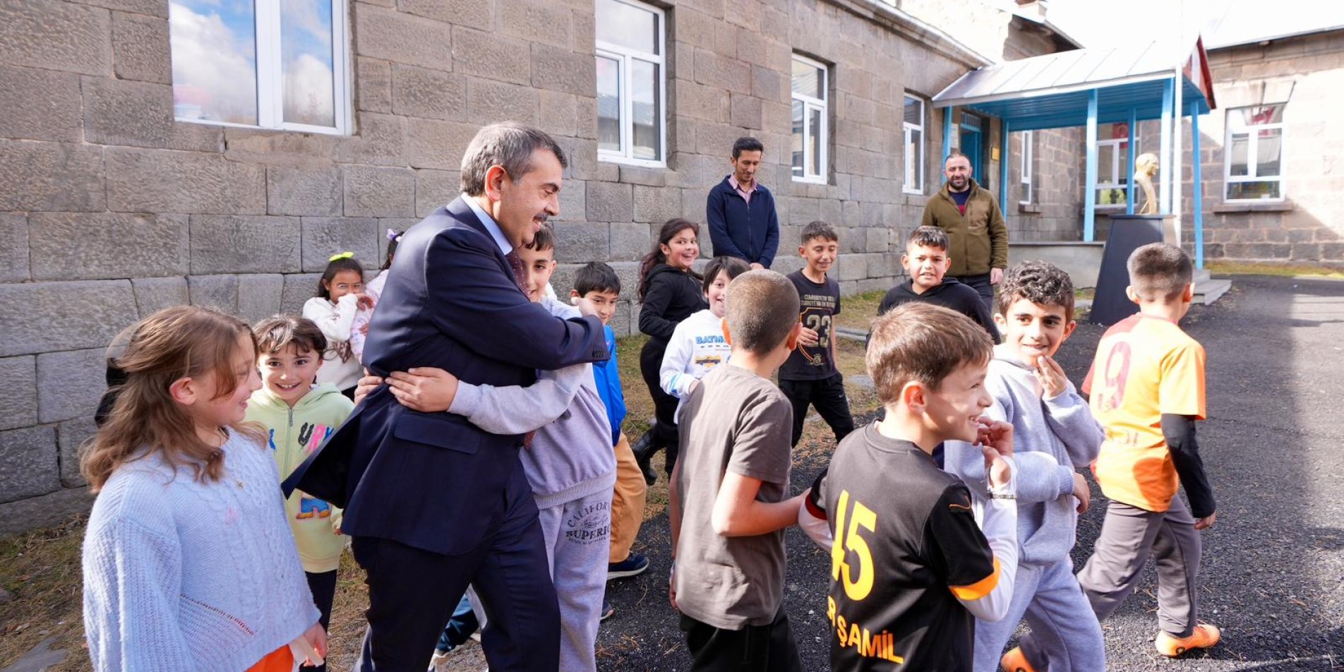 Bakan Tekin'den Ara Tatil Mesajı