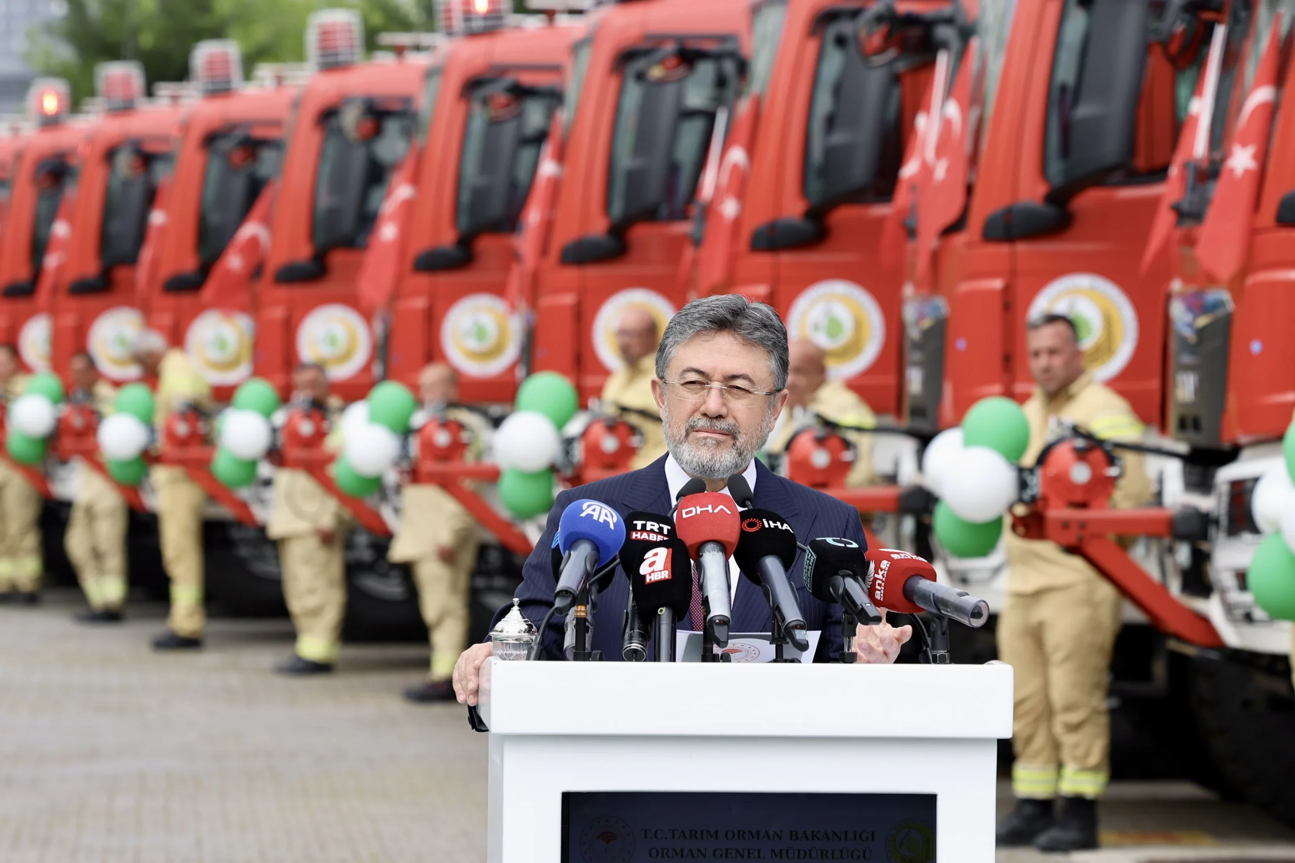 Bakan Yumaklı: “Yeşil Vatan İçin 161 Hava Aracı ve 28 Bin Orman Kahramanı Görev Başında”