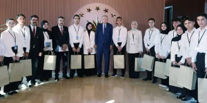 Cumhurbaşkanı Erdoğan, Ahlat’ta “Maziden Atiye” Programına Katılan Öğrencileri Kabul Etti